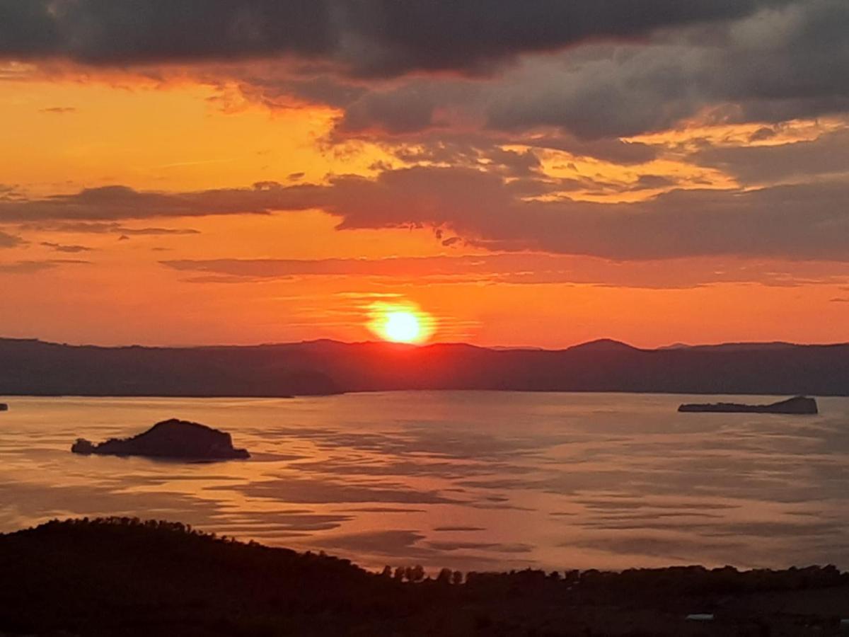 Belvedere Del Lago Montefiascone Bagian luar foto