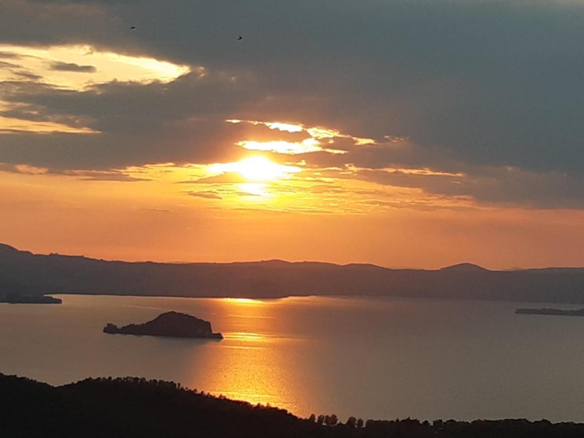 Belvedere Del Lago Montefiascone Bagian luar foto